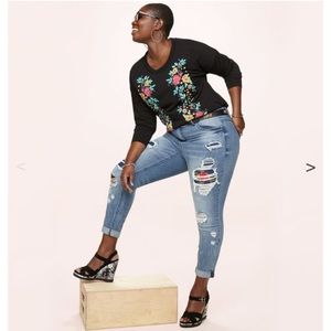 Rose rip and repair ankle jean